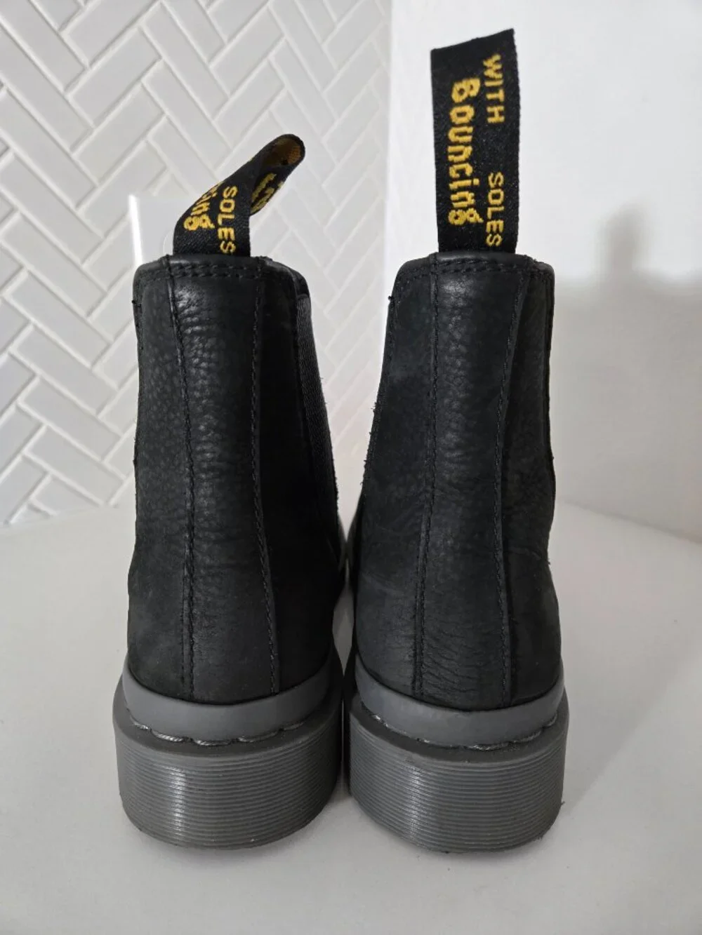 Dr Martens 2976 Chelsea Boots Black Milled Nubuck Grey Sole UK7 US Mens 8